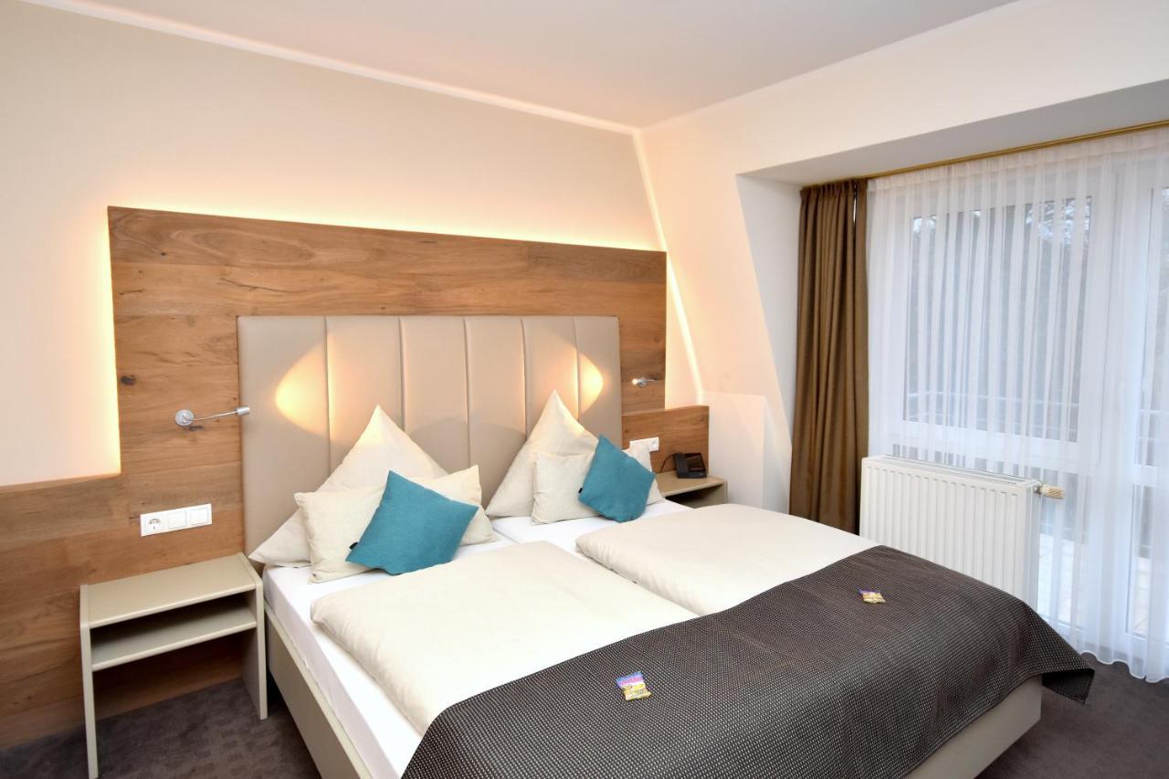 Hotel & Restaurant Zum Deutschen Hause Kirchhatten ภายนอก รูปภาพ