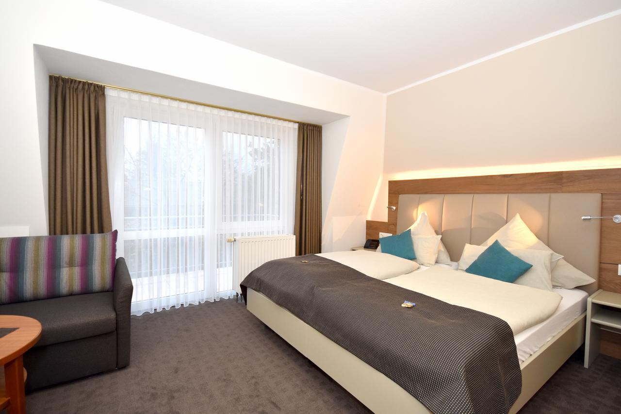 Hotel & Restaurant Zum Deutschen Hause Kirchhatten ภายนอก รูปภาพ