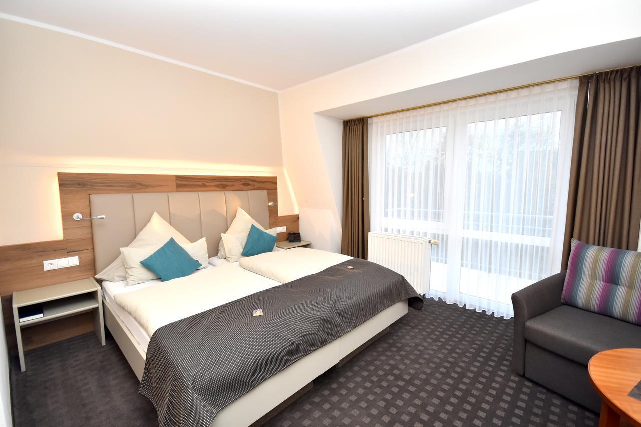 Hotel & Restaurant Zum Deutschen Hause Kirchhatten ภายนอก รูปภาพ