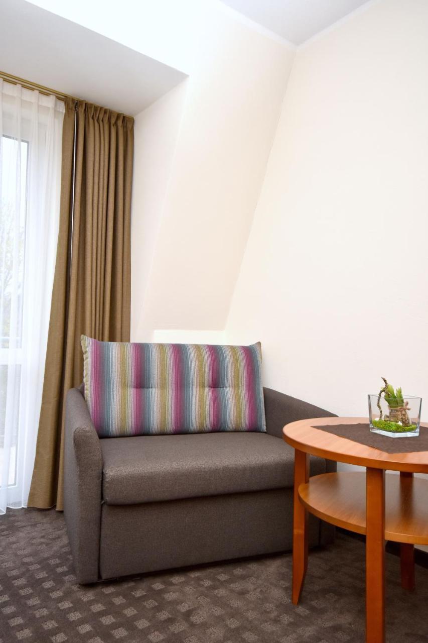 Hotel & Restaurant Zum Deutschen Hause Kirchhatten ภายนอก รูปภาพ