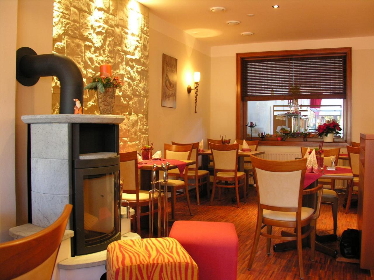 Hotel & Restaurant Zum Deutschen Hause Kirchhatten ภายนอก รูปภาพ
